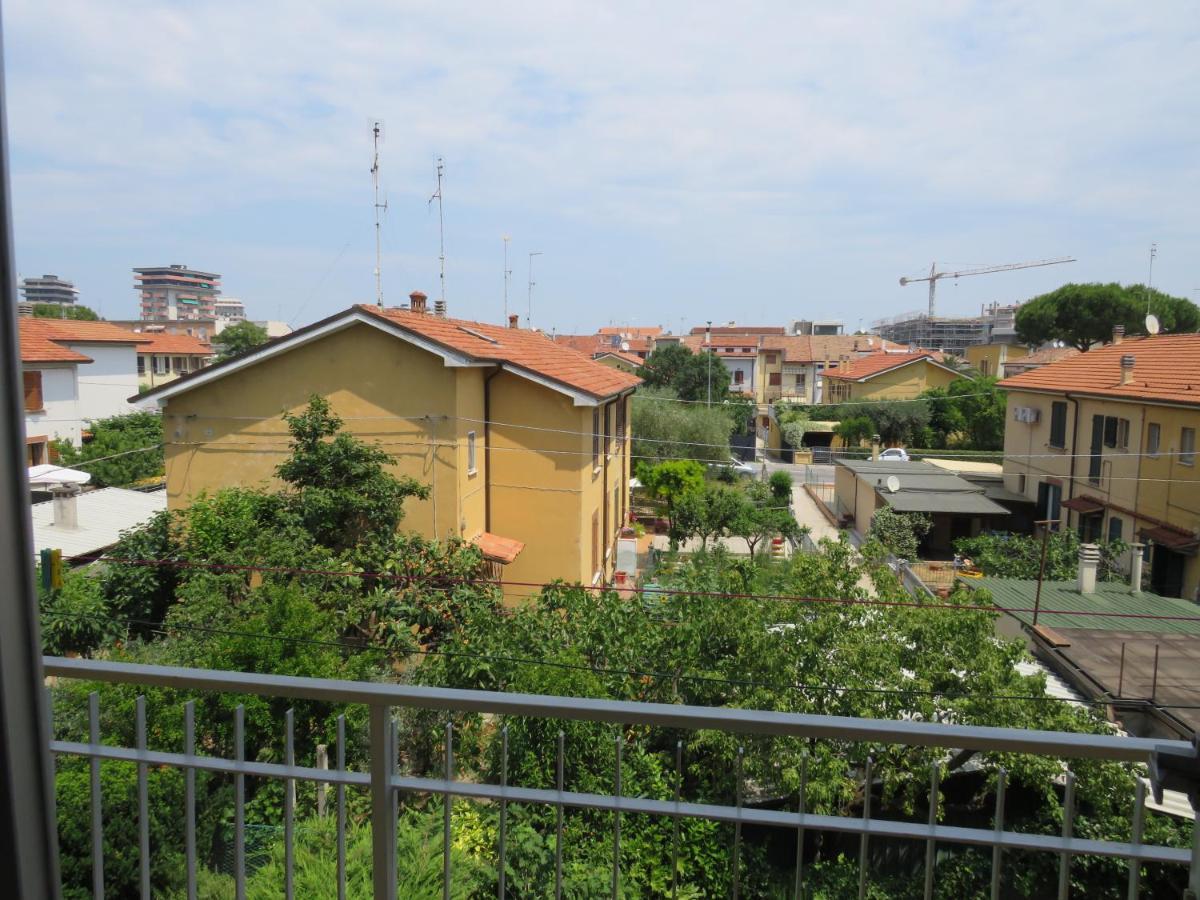 La Baia Di Lori Apartment เปซาโร ภายนอก รูปภาพ